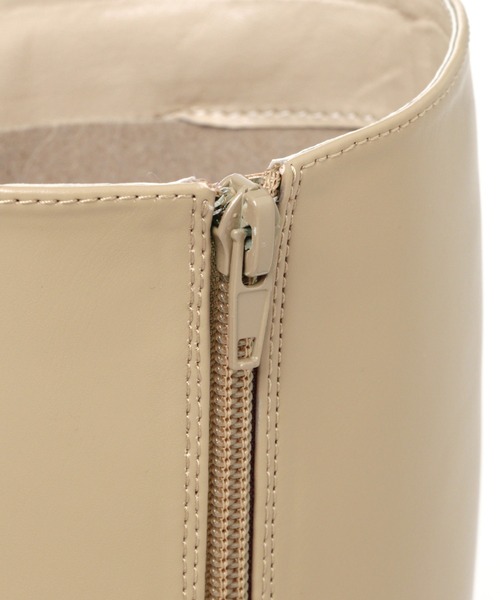 LAKOLE(ラコレ)の「フェイクレザーロングブーツ / 238692(ブーツ・レディース・ブラック/サンドベージュ・LARGE/MEDIUM)」の18枚目の写真