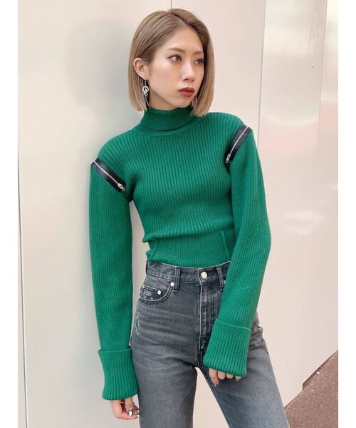 EMODA（エモダ）の「ショルダージップタックニット（ニット/セーター・レディース・ホワイト/ブラック/グリーン・FREE）」の3枚目の写真