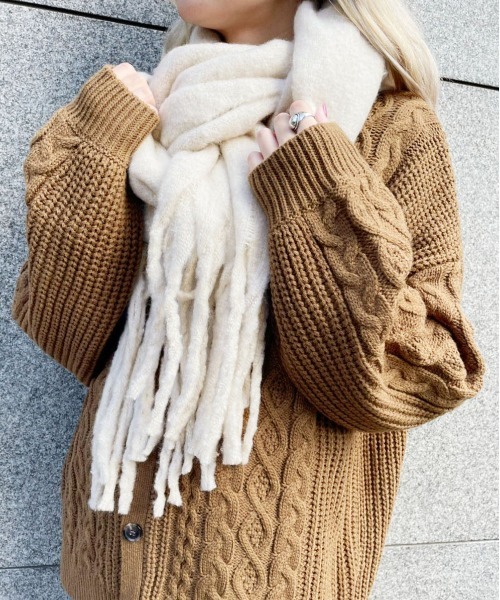 PairPair(ペアペア)の「もこもこマフラー(ユニセックス)(マフラー・レディース・アイボリー/ライトベージュ・FREE)」の6枚目の写真