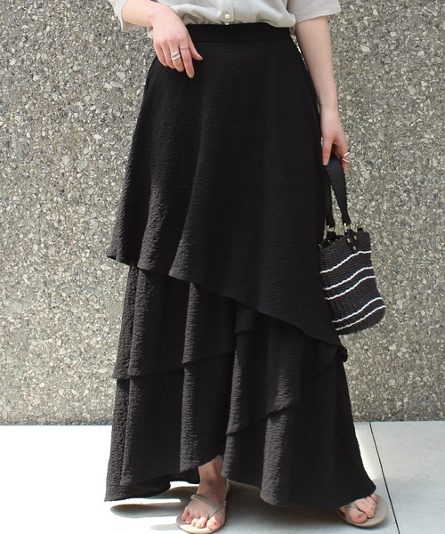 LAVEANGE(ラビアンジェ)の「ランダムティアードスカート(スカート・レディース・ホワイト/ブラック・LL/L/M/3L)」の2枚目の写真