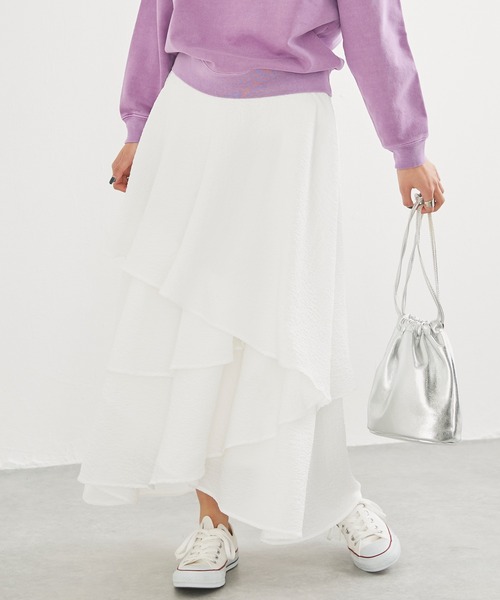 LAVEANGE(ラビアンジェ)の「ランダムティアードスカート(スカート・レディース・ホワイト/ブラック・LL/L/M/3L)」の4枚目の写真