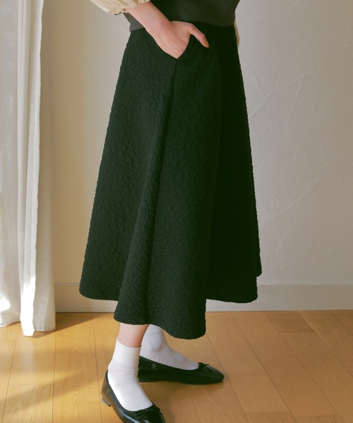 idem(イデム)の「pocopoco flare skirt/キルティングスウェットフレアスカート(スカート・レディース・ブラック/ブルー/アイボリー・FREE)」の7枚目の写真