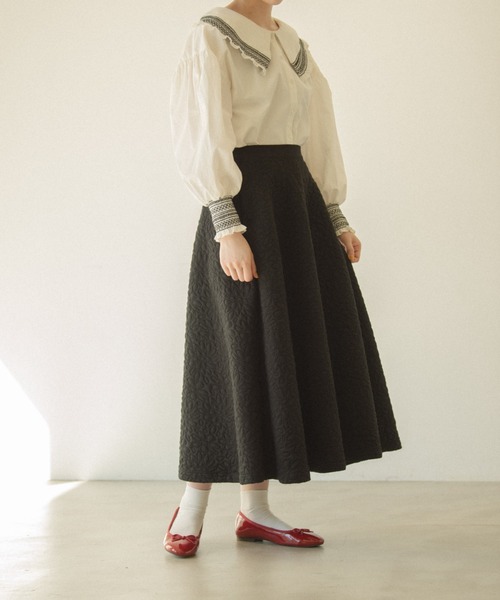 idem(イデム)の「pocopoco flare skirt/キルティングスウェットフレアスカート(スカート・レディース・ブラック/ブルー/アイボリー・FREE)」の15枚目の写真