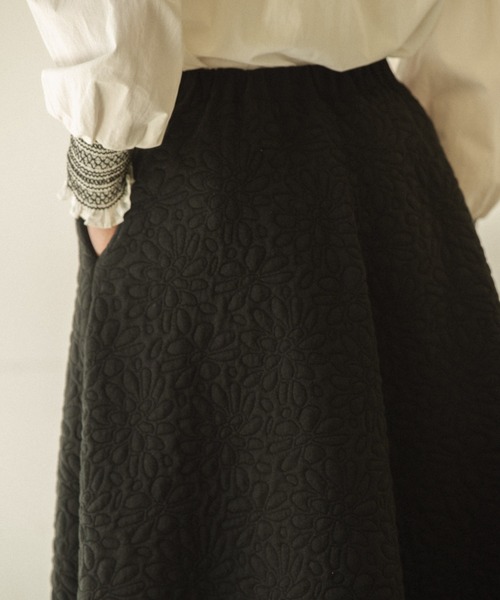 idem(イデム)の「pocopoco flare skirt/キルティングスウェットフレアスカート(スカート・レディース・ブラック/ブルー/アイボリー・FREE)」の18枚目の写真