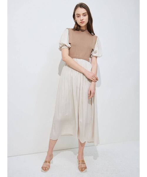 MERCURYDUO(マーキュリーデュオ)の「異素材ドッキングパフスリーブギャザーワンピース(ワンピース・レディース・ブルー/ブラウン/ベージュ・FREE)」の4枚目の写真