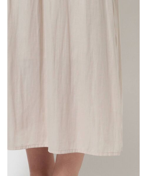 MERCURYDUO(マーキュリーデュオ)の「異素材ドッキングパフスリーブギャザーワンピース(ワンピース・レディース・ブルー/ブラウン/ベージュ・FREE)」の18枚目の写真