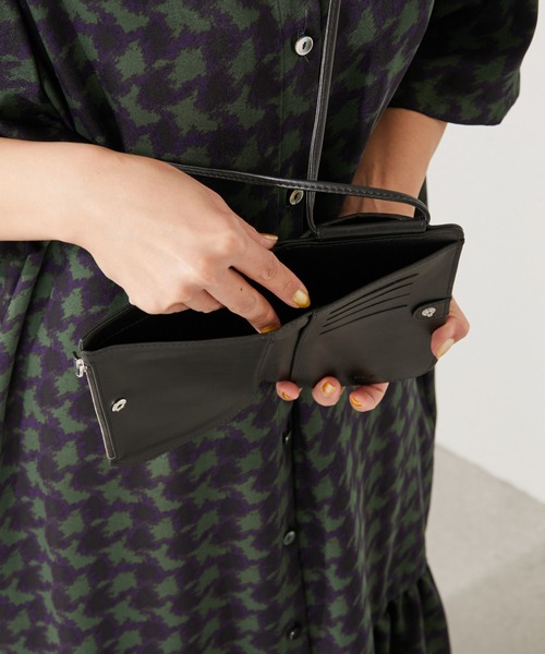 【Jin 】ear PAPILLONNER　ウォレット＆ショルダーバッグ ear PAPILLONNER（イアパピヨネ）の「《WEB限定あり》牛革