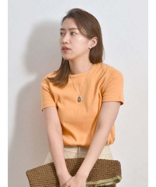 Ungrid（アングリッド）の「カラーフィットTee（Tシャツ/カットソー・レディース・オフホワイト/ブラック/ピンク/オレンジ/グリーン・FREE）」の5枚目の写真