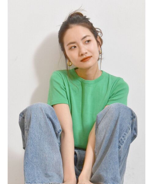 Ungrid（アングリッド）の「カラーフィットTee（Tシャツ/カットソー・レディース・オフホワイト/ブラック/ピンク/オレンジ/グリーン・FREE）」の3枚目の写真