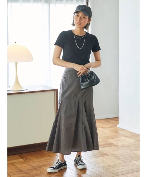 Ungrid（アングリッド）の「カラーフィットTee（Tシャツ/カットソー・レディース・オフホワイト/ブラック/ピンク/オレンジ/グリーン・FREE）」の8枚目の写真