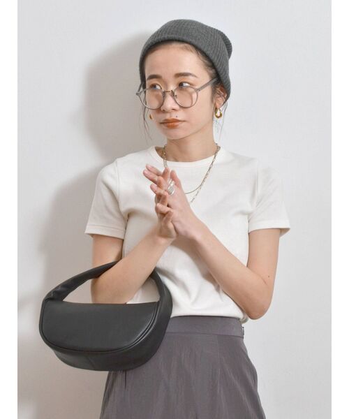 Ungrid（アングリッド）の「カラーフィットTee（Tシャツ/カットソー・レディース・オフホワイト/ブラック/ピンク/オレンジ/グリーン・FREE）」の16枚目の写真