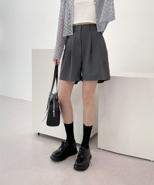 by muni:r(バイ ムニール)の「ハイウエストピンタックハーフパンツ(デニムパンツ・レディース・ブラック/ベージュ/グレー・FREE)」の20枚目の写真