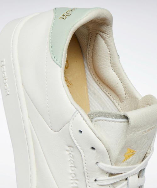 Reebok(リーボック)の「クラブシー / Club C Clean(スニーカー・レディース・ホワイト/ベージュ/オフホワイト/グレー×ホワイト・22.5cm/23.5cm/24.5cm/25.5cm/23.0cm/24.0cm/25.0cm/26.0cm/22.0cm/26.5cm)」の14枚目の写真