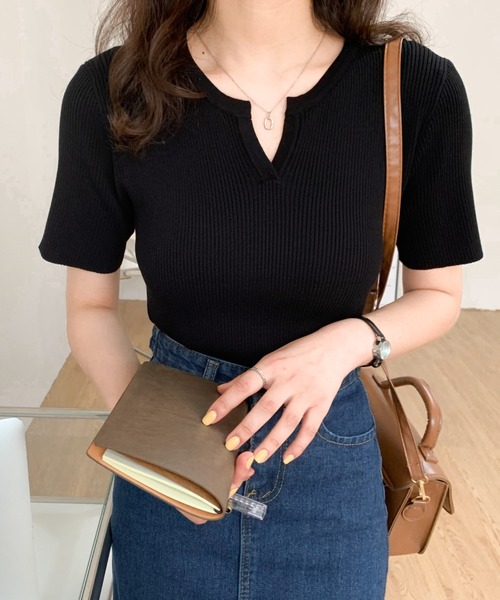 Diosfront(ディオスフロント)の「華奢見せ叶える!キーネックリブニット(ニット/セーター・レディース・ホワイト/ブラック/ベージュ/グリーン/ネイビー/ブルーグレー/グレイッシュベージュ/マスタード・FREE)」の17枚目の写真