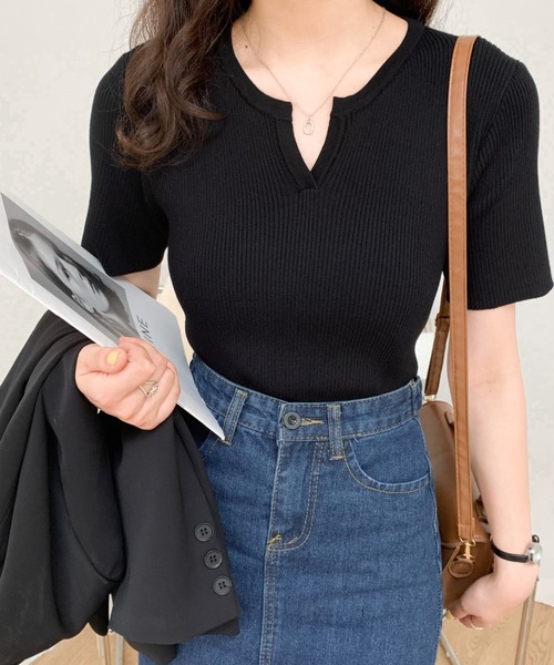 Diosfront(ディオスフロント)の「華奢見せ叶える!キーネックリブニット(ニット/セーター・レディース・ホワイト/ブラック/ベージュ/グリーン/ネイビー/ブルーグレー/グレイッシュベージュ/マスタード・FREE)」の13枚目の写真