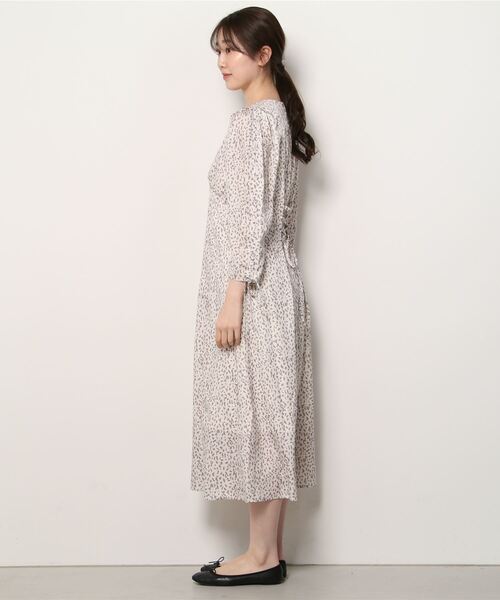 Brownie（ブラウニー）の「Brownie BACKレースアップ ドロストスリーブワンピース（ワンピース・レディース・ホワイト/ブラック/ベージュ・FREE）」の5枚目の写真