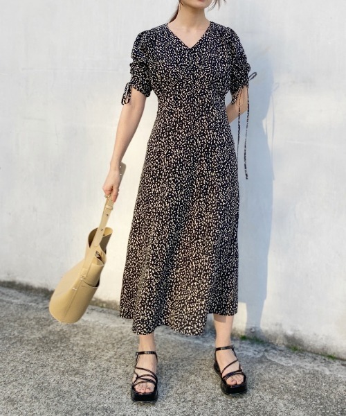 Brownie（ブラウニー）の「Brownie BACKレースアップ ドロストスリーブワンピース（ワンピース・レディース・ホワイト/ブラック/ベージュ・FREE）」の20枚目の写真