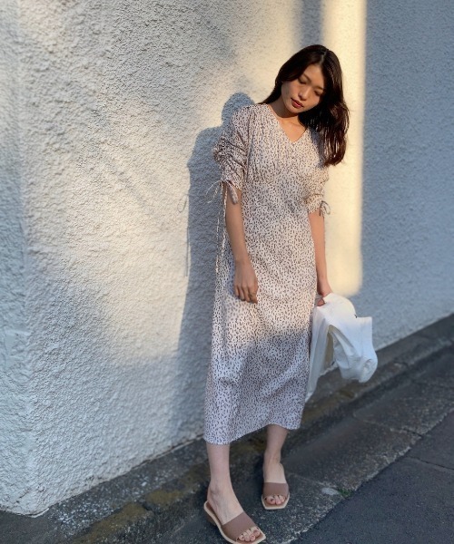 Brownie（ブラウニー）の「Brownie BACKレースアップ ドロストスリーブワンピース（ワンピース・レディース・ホワイト/ブラック/ベージュ・FREE）」の10枚目の写真