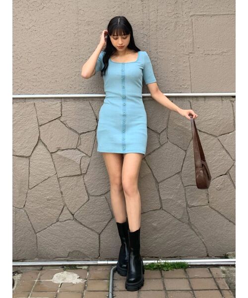 EMODA（エモダ）の「バックオープンボタンワンピース（ワンピース・レディース・ブラック/グレー/ブルー/アイボリー・FREE）」の12枚目の写真