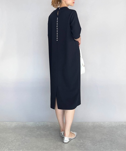 PICCIN（ピッチン）の「ハイネック後ろパールワンピース（ワンピース・レディース・ブラック/ベージュ/ネイビー・M）」の18枚目の写真