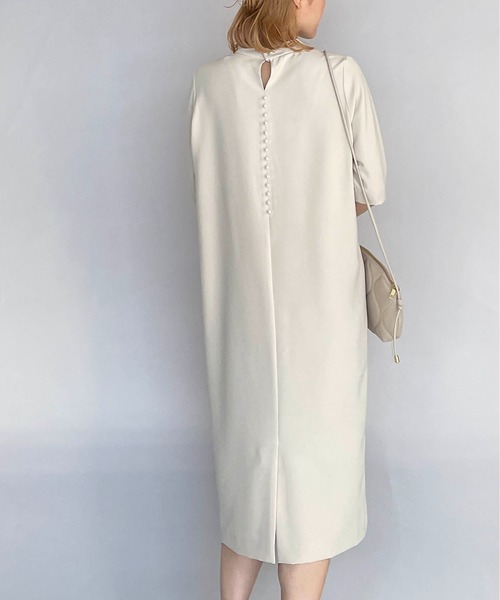 PICCIN（ピッチン）の「ハイネック後ろパールワンピース（ワンピース・レディース・ブラック/ベージュ/ネイビー・M）」の21枚目の写真