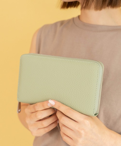 VitaFelice（ヴィータフェリーチェ）の「スキミング防止本革通帳ケース（パスポートケース・レディース・レッド/ピンク/オレンジ/ブラック/ブルー/ベージュ系その他/イエロー/ミント/パープル・FREE）」の4枚目の写真