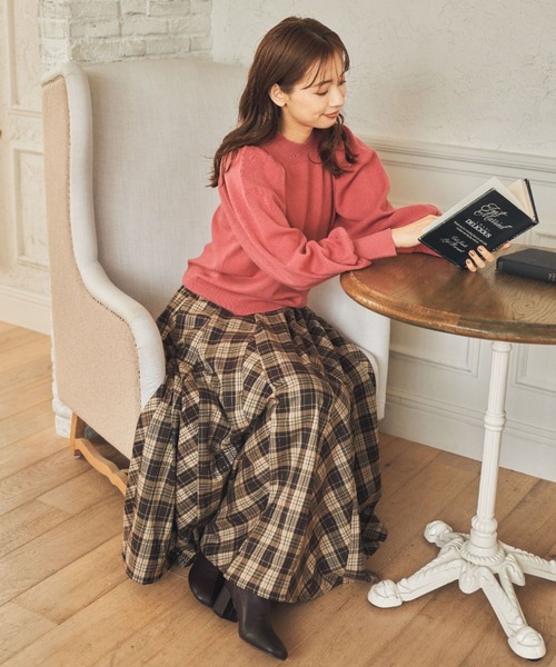 mysty woman（ミスティウーマン）の「ボリュームスリーブラメハイネック 157250（ニット/セーター・レディース・ピンク/グリーン系その他/ブルー/ブラック/アイボリー/モカ/ライトパープル・FREE）」の13枚目の写真