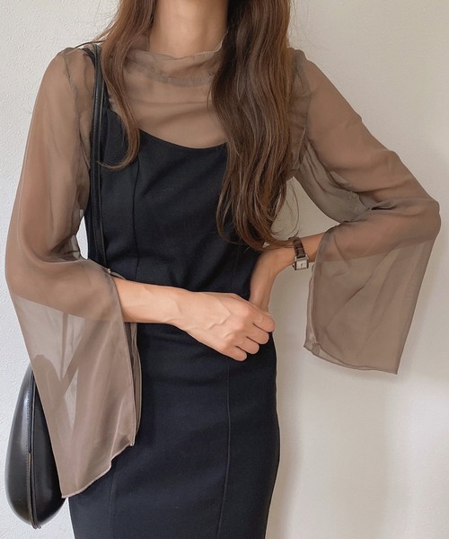 LAUIR（ラウアー）の「2wayファスナースリットスリーブシアーブラウス（シャツ/ブラウス・レディース・ブラック/ブラウン/アイボリー/ラベンダー/カーキ/ベージュ/ライトピンク/ホワイト・MEDIUM/LARGE/SMALL）」の5枚目の写真