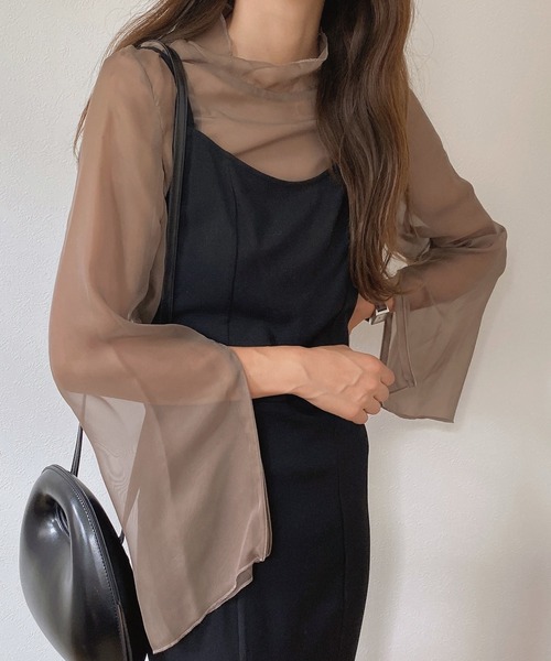 LAUIR（ラウアー）の「2wayファスナースリットスリーブシアーブラウス（シャツ/ブラウス・レディース・ブラック/ブラウン/アイボリー/ラベンダー/カーキ/ベージュ/ライトピンク/ホワイト・MEDIUM/LARGE/SMALL）」の10枚目の写真