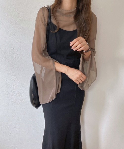 LAUIR（ラウアー）の「2wayファスナースリットスリーブシアーブラウス（シャツ/ブラウス・レディース・ブラック/ブラウン/アイボリー/ラベンダー/カーキ/ベージュ/ライトピンク/ホワイト・MEDIUM/LARGE/SMALL）」の13枚目の写真