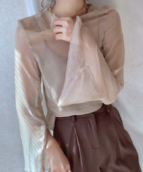 LAUIR（ラウアー）の「2wayファスナースリットスリーブシアーブラウス（シャツ/ブラウス・レディース・ブラック/ブラウン/アイボリー/ラベンダー/カーキ/ベージュ/ライトピンク/ホワイト・MEDIUM/LARGE/SMALL）」の22枚目の写真