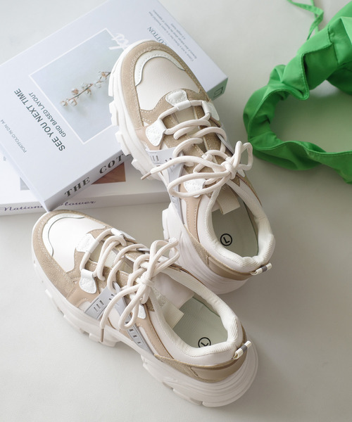 AmiAmi（アミアミ）の「厚底トラックソールスニーカー（スニーカー・レディース・ベージュ/ネイビー・L/LL/M/S）」の4枚目の写真