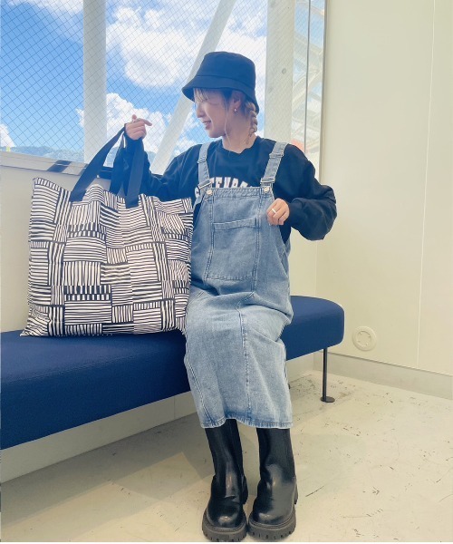 ARCADE（アーケード）の「春 韓国風 オーバーサイズ カレッジロゴ 薄手 軽量ライト スウェット -ARCADE Limited Line-（スウェット・レディース・ホワイト/ブラック/グレー/ピンク/ブルー・MEDIUM/LARGE）」の13枚目の写真