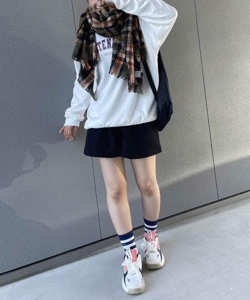 ARCADE（アーケード）の「春 韓国風 オーバーサイズ カレッジロゴ 薄手 軽量ライト スウェット -ARCADE Limited Line-（スウェット・レディース・ホワイト/ブラック/グレー/ピンク/ブルー・MEDIUM/LARGE）」の15枚目の写真