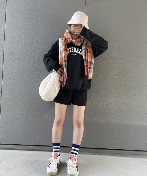 ARCADE（アーケード）の「春 韓国風 オーバーサイズ カレッジロゴ 薄手 軽量ライト スウェット -ARCADE Limited Line-（スウェット・レディース・ホワイト/ブラック/グレー/ピンク/ブルー・MEDIUM/LARGE）」の14枚目の写真