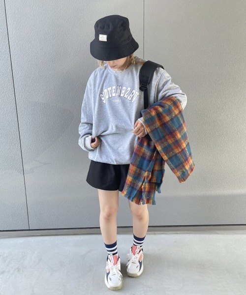 ARCADE（アーケード）の「春 韓国風 オーバーサイズ カレッジロゴ 薄手 軽量ライト スウェット -ARCADE Limited Line-（スウェット・レディース・ホワイト/ブラック/グレー/ピンク/ブルー・MEDIUM/LARGE）」の18枚目の写真