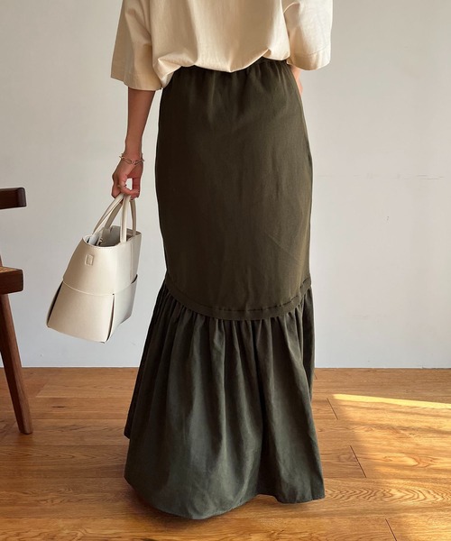 CAPRICIEUX LE'MAGE(カプリシューレマージュ)の「ドッキングマーメイドスカート(スカート・レディース・ブラック/カーキ・FREE)」の2枚目の写真