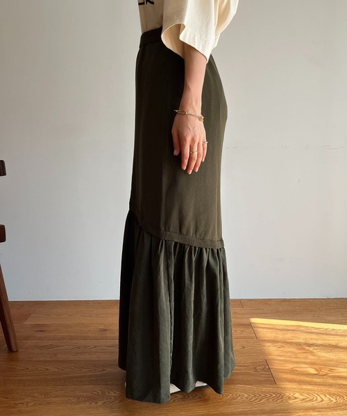 CAPRICIEUX LE'MAGE(カプリシューレマージュ)の「ドッキングマーメイドスカート(スカート・レディース・ブラック/カーキ・FREE)」の10枚目の写真