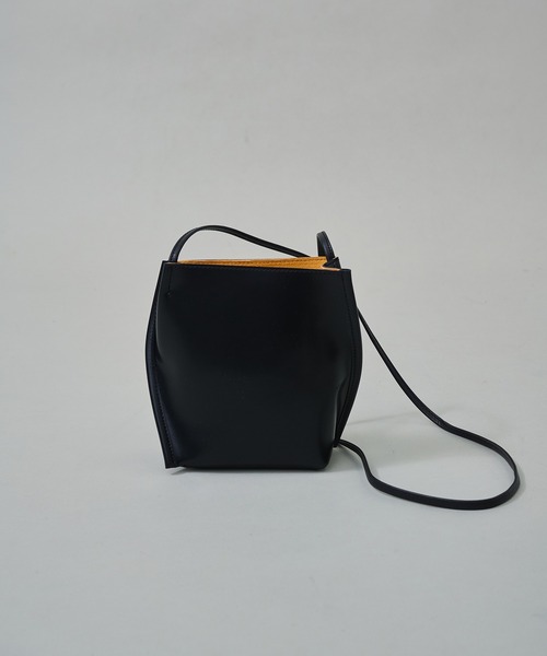 Courtney Orla(コートニーオーラ)の「【Courtney Orla/(コートニーオーラ)】SLOPE TOTE MINI/スロープトートミニ(ショルダーバッグ・レディース・ブラック・FREE)」の8枚目の写真