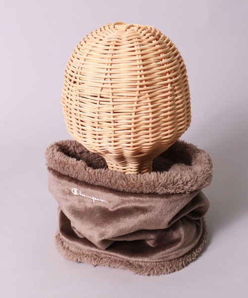 Champion(チャンピオン)の「(LF)【Champion】ブランド ロゴ マーク ベロア × ボア ネックウォーマー(ネックウォーマー/スヌード・レディース・ネイビー/ブラック/グレイッシュベージュ/グレー/ベージュ/カーキ・ONE SIZE)」の22枚目の写真