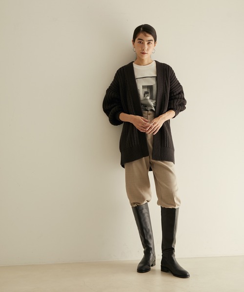 SALON adam et rope'（サロン アダム エ ロペ）の「【サステナブル】ボリュームスリーブローゲージニットカーディガン（カーディガン/ボレロ・レディース・チャコールグレー/オフホワイト/ピンク・FREE）」の4枚目の写真