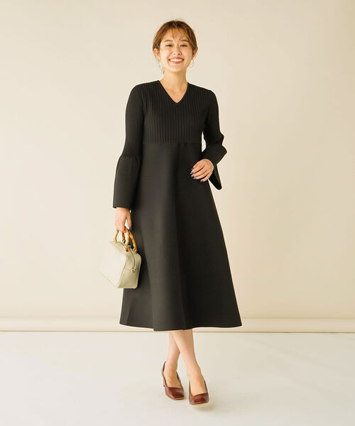 NOLLEY’S(ノーリーズ)の「《手洗い可能》Vネックワンピース(ワンピース・レディース・ブラック/ブラック系その他3・38)」の1枚目の写真