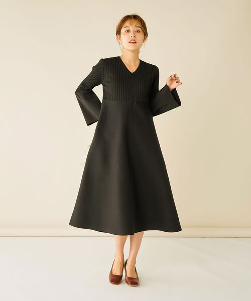 NOLLEY’S(ノーリーズ)の「《手洗い可能》Vネックワンピース(ワンピース・レディース・ブラック/ブラック系その他3・38)」の4枚目の写真