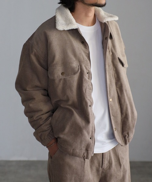CREARE -LINO-（クレアーレリノ）の「裏ボア 8WコーデュロイZIPブルゾン<ユニセックス>（テーラードジャケット・メンズ・ブラック/グレイッシュベージュ/オフホワイト・M/L）」の3枚目の写真