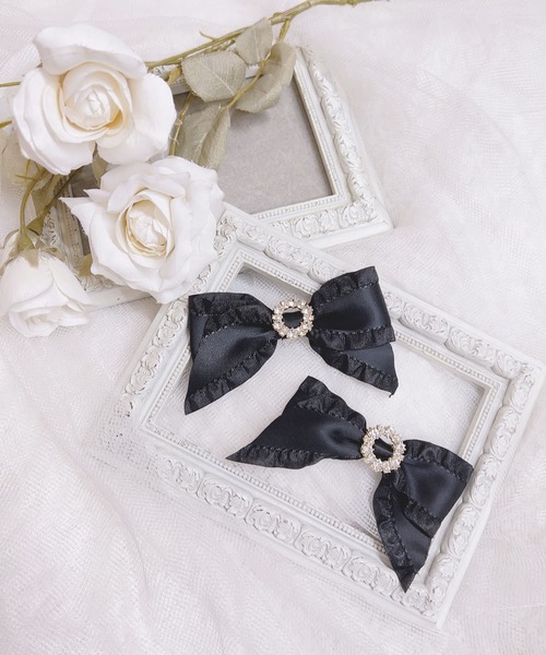 MA*RS（アメーバーマーズ）の「ビジューリングサイドフリルりぼん　2個SET（バレッタ/ヘアクリップ・レディース・レッド/ピンク/ブラック/ホワイト・FREE）」の9枚目の写真