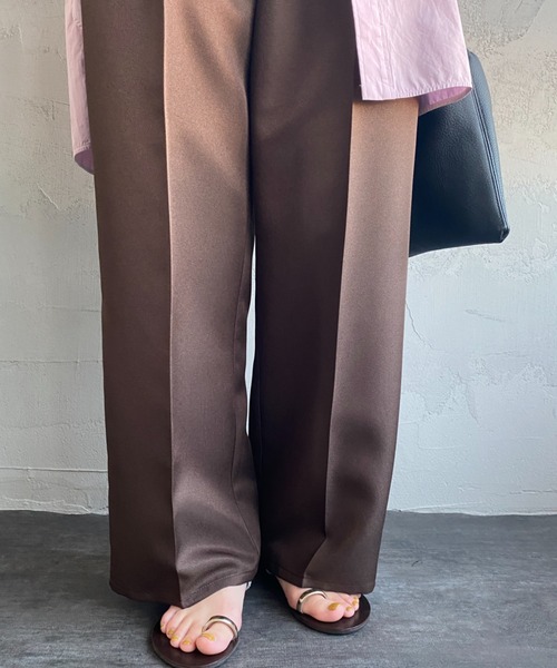 UNIVERSAL OVERALL（ユニバーサルオーバーオール）の「【LaLa Begin6・7月号掲載】[UNIVERSAL OVERALL/ユニバーサルオーバーオール] 別注 ドライツイル センタープレスストレートパンツ（スラックス・レディース・ブラック/ブルー/ブラウン/ベージュ・S/M）」の11枚目の写真