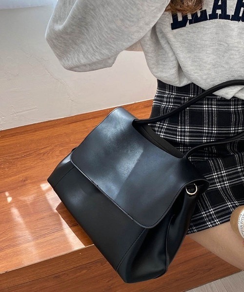 Dalfwin（ダールフィン）の「2点セット 2WAYポーチ付きフェイクレザーショルダートートバッグ（トートバッグ・レディース・ブラック/ブラウン・FREE）」の6枚目の写真