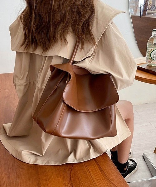 Dalfwin（ダールフィン）の「2点セット 2WAYポーチ付きフェイクレザーショルダートートバッグ（トートバッグ・レディース・ブラック/ブラウン・FREE）」の11枚目の写真