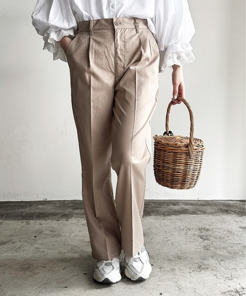 COMMON WARE（コモンウェアー）の「COMMONWARE:TRストレッチ センタープレス フレア パンツ（スラックス・レディース・オフホワイト/サックスブルー/ブラック/グリーン/モカ/ベージュ・L/XL/M）」の15枚目の写真