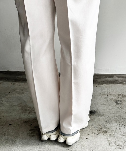 COMMON WARE（コモンウェアー）の「COMMONWARE:TRストレッチ センタープレス フレア パンツ（スラックス・レディース・オフホワイト/サックスブルー/ブラック/グリーン/モカ/ベージュ・L/XL/M）」の7枚目の写真